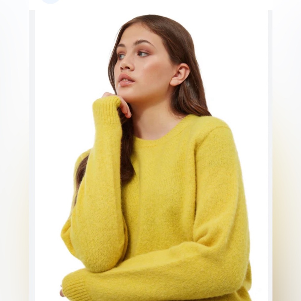 ZARA KNIT SWEATER ……………194